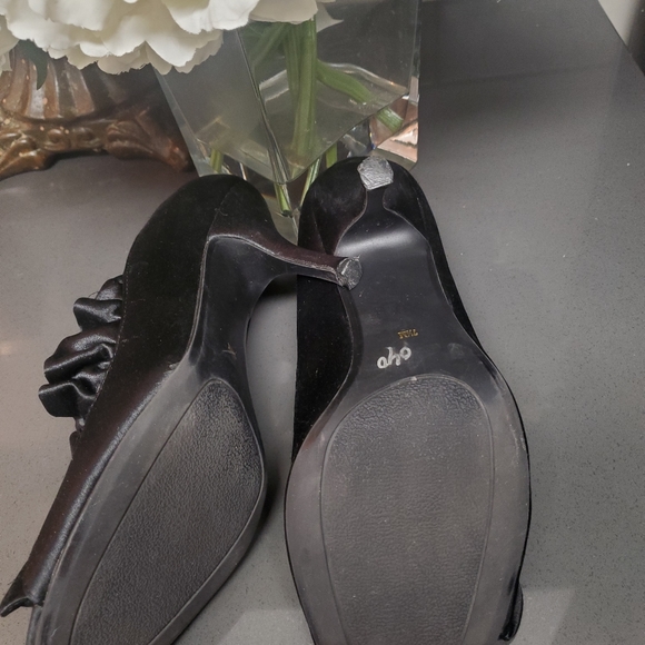 Ann Marino Black Ruffle Satins - Picture 3 of 5